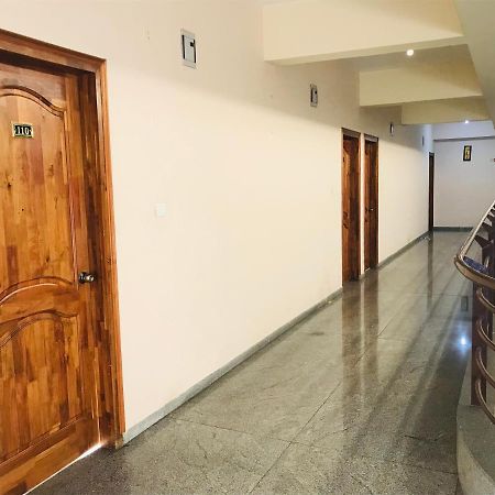 Staymaker Prakash International Gonikoppal Zewnętrze zdjęcie